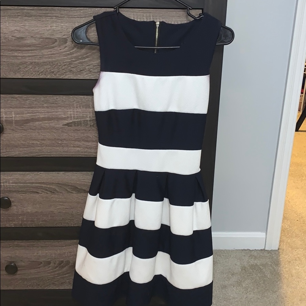Women’s dress
